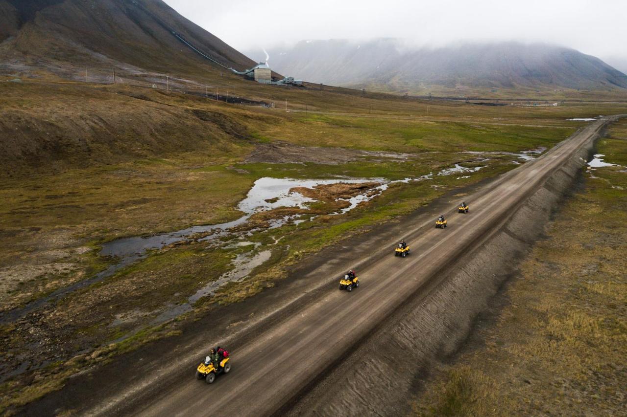 Svalbard Hotell | Lodge Λονγκιαρμπίεν Εξωτερικό φωτογραφία