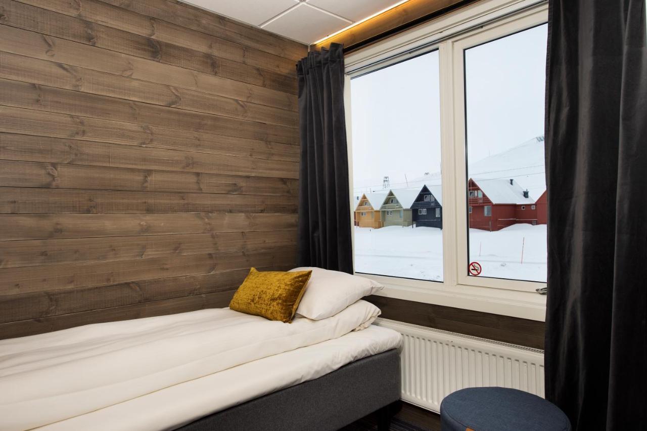 Svalbard Hotell | Lodge Λονγκιαρμπίεν Εξωτερικό φωτογραφία